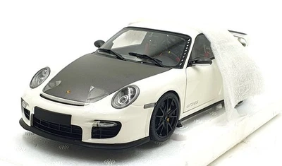 Minichamps 1/18 Diecast 100 069405 - 2011 Porsche 911 GT2 RS White w/Black Wheel - Image 1 of 4