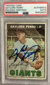 Gaylord Perry Signed 1967 Topps #320 Baseball Card Giants HOF Autograph PSA/DNA - Picture 1 of 2