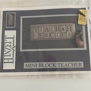 Hinzeit 'INSEGNANTE' mini blocco motivo punto croce, ciondoli e filo interdentale - Foto 1 di 4
