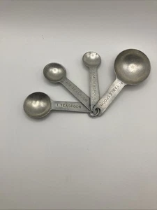 Vintage Aluminium Messlöffel rund verschachtelt Ring US Standard Silber Set/4 - Bild 1 von 3