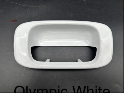 99-07 Chevy GMC Silverado Sierra moldura tampa traseira branco olímpico/branco Summit. - Imagem 1 de 4