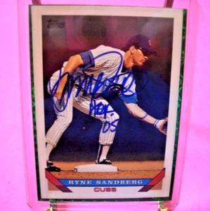 Ryne Sandberg - Carta Topps 1993 # 3 - Autografo con HOF 2005 - Foto 1 di 12