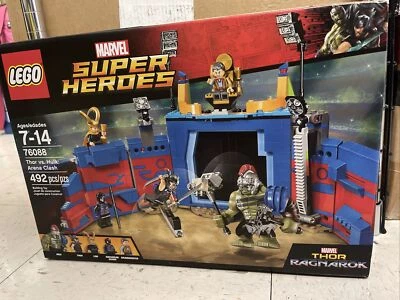 LEGO Thor vs. Hulk: Arena Clash (76088) - Image 1 of 2