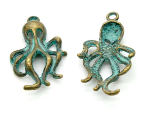 Antik Patina Grün Bronze Charm Anhänger Ohr 31mm x 17mm x 4mm - Oktopus - Bild 1 von 4