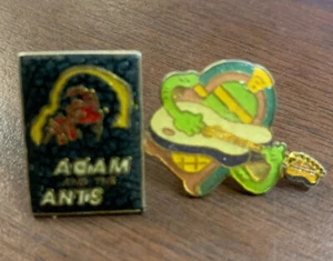 Adam und die Ameisen Vintage Emaille Hutnadel mit Bonus Juke Box Gitarre Anstecknadel - Bild 1 von 3