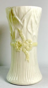 Vintage Irish Belleek Typha Spill Yellow Ribbon Vase - 7th Gold Mark 1980-1992 - Picture 1 of 5