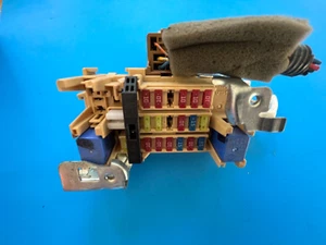 Nissan Fuse Box P/N PA66+PPE - Imagen 1 de 4