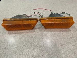 Triumph TR6 LH RH Amber Side Flasher Lamp Assembly - 219121 - 219122 - Picture 1 of 3