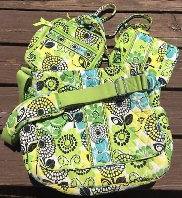 Juego de 3 piezas de pañales, bolsa de almuerzo y billetera Vera Bradley limas 2012 en muy buen estado Foto 1 de 4