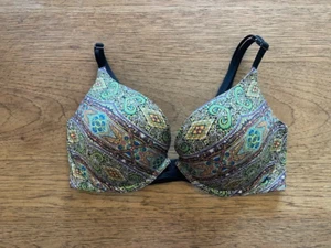 Victoria's Secret Black Multi Paisley 32D Very Sexy Push Up Add 1 Cup Bra VS!!! - Picture 1 of 2