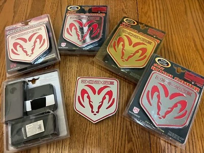 Cubierta de enganche Bully Dodge Ram triple cromada. Con receptores de 2" y 1-1/4". Foto 1 de 4