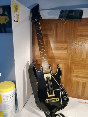 Guitarra ACTIVISION HERO POWER Inalámbrica Negra Dorada Xbox 360 PS3 SIN Dongle con Correa Foto 1 de 4