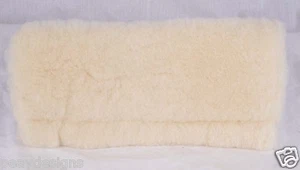 Alfombras Piel de Oveja Caballo Banda Nariz Tack o Cubierta Corona Natural NUEVO - Imagen 1 de 3