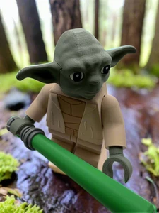 Minifigura impresa en 3D de Star Wars Yoda a gran escala 8,5"- 9,5" - Imagen 1 de 6
