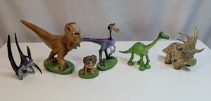 Playset Figurine 6 Pezzi Disney Store Il Buon Dinosauro, Set Completo, Pixar - Foto 1 di 23