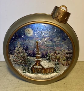 Wasserkugel Weihnachtsschmuck 8" Kirchenszene mit wirbelndem Glitzer leuchtet - Bild 1 von 6