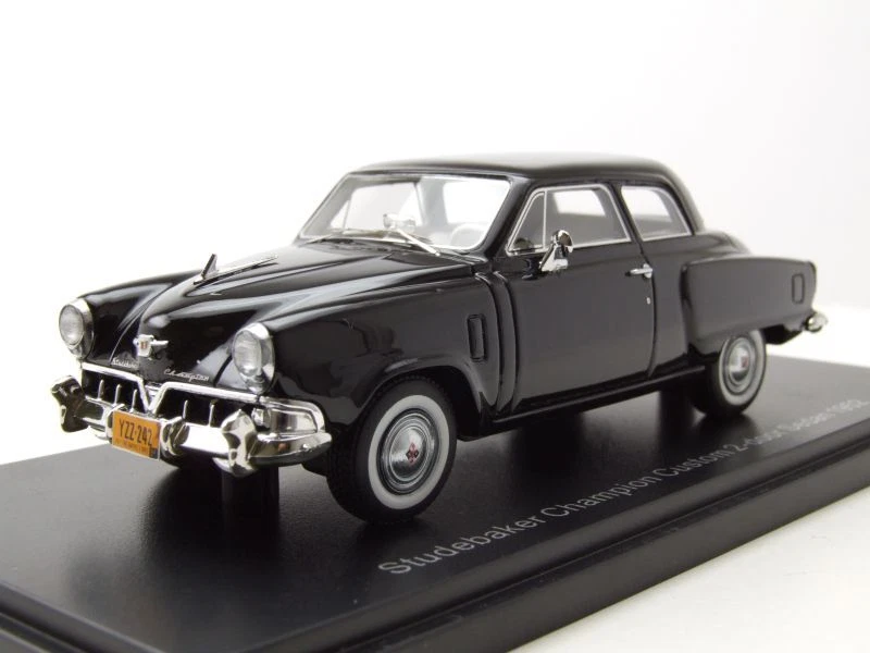 Studebaker Champion Custom Berlina 2 Porte 1952 Nera Modellino 1:43 Neo Scale - Immagine 1 di 4