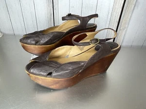 Frye Leather Wedge Heel Sandals Womens Size 8.5 Brown Open Toe Shoe - Picture 1 of 9