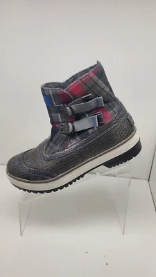 Botas de mujer UGG Marais a cuadros impermeables forradas de lana talla 9 Foto 1 de 4
