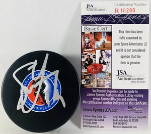 Steve Yzerman Signed Hockey Hall Of Fame Logo Puck Detroit Red Wings + JSA COA - Picture 1 of 2