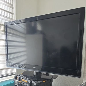 LG 46” Full HD Freeview TV - MESSAGE FOR DELIVERY ENQUIRES - Picture 1 of 1
