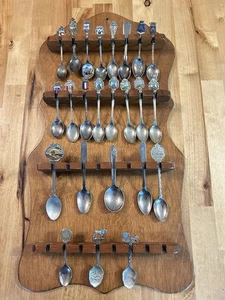 Vintage Holz Andenken Löffel Wandaufsteller 23 LÖFFEL 925 800 Edelstahl Teller Zinn - Bild 1 von 24