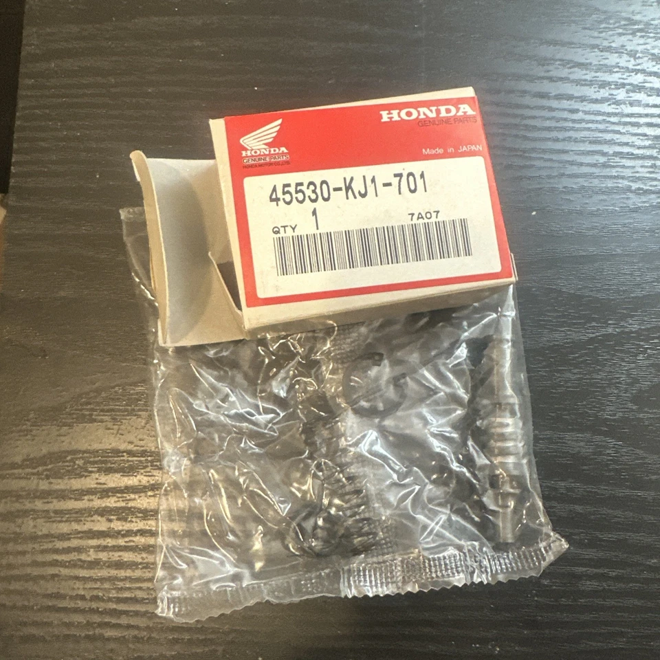 # Juego de cilindros maestros Honda OEM 45530-KJ1-701 Foto 1 de 1