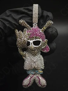 Ciondolo Charm Uomo Tondo Cubic Zirconia Multicolore Personaggio Borchia Omaggio 925 SS - Foto 1 di 8