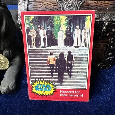1977 Topps STAR WARS Red Series 2 card #116 Honored For Their Heroism! - Image 1 of 4
