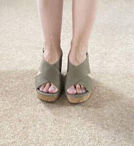 Clarks Maritsa Nubuck Sage Sandals Wedges Size 5 Crossover