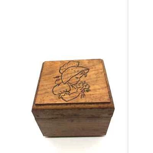 Beautiful 1970s Style Thick Wooden Box Holly Hobbie Style Signed B Klepper - Picture 1 of 5