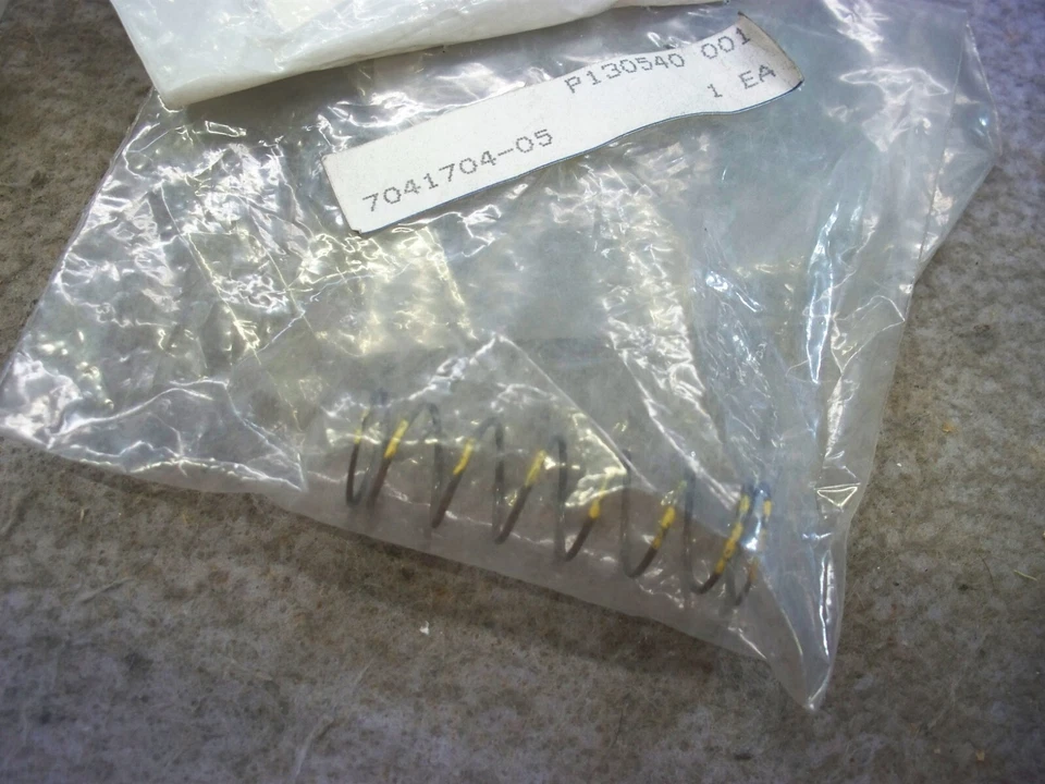 Válvula de escape Polaris Snowmobile 440 Pro X IQ resorte amarillo NUEVO FABRICANTE DE EQUIPOS ORIGINALES 7041704-05 Foto 1 de 1