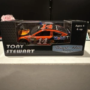 Bajo Action Racing Collectables Tony Stewart #14 Pro Shop 2014 SS Limited - Imagen 1 de 6