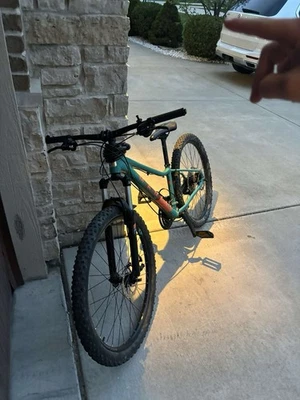 Bicicleta de montaña 27,5 pulgadas Marin Wildcat Trail Foto 1 de 4