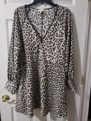 H&M V-Neck Leopard Print Long Sleeves Dress, Size Large, Pre-Owned - Image 1 of 4