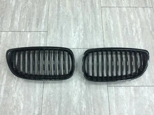 Front Kidney Hood Grilles Carbon Look For '2010-'2014 BMW F10/F11 5 Series - Imagen 1 de 3