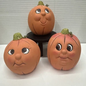 3 Otoño 4” Cerámica Pintada a Mano Cara Feliz Calabazas Soporte No Incluido - Imagen 1 de 6