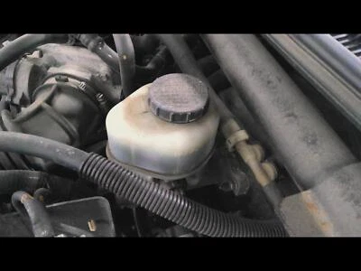 Cilindro maestro de freno usado se adapta a: Mercury Montego 2005 con control de tracción sin Foto 1 de 4