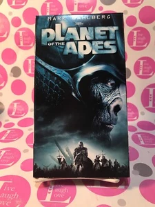 Planet of the Apes - TIM BURTON FILM - MARK WAHLBERG - 2002 VHS - Foto 1 di 3