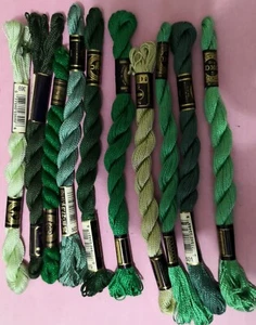 10 Skeins DMC / ANCHOR BAUMWOLLE PERLE 5 meist grün - Bild 1 von 2