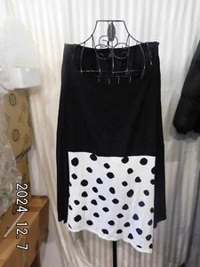 Pullover/schwarz/weiß/Punkte/Schlitz/schräger Abschluss/neu/Gr.56/58 - Bild 1 von 8