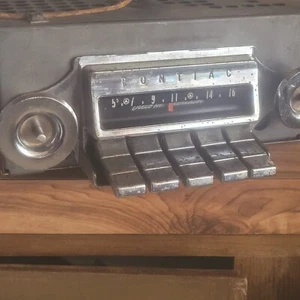 VINTAGE 1959-1962 PONTIAC FULL-SIZE AM RADIO 983579 Catalina Ventura Bonneville - Picture 1 of 11