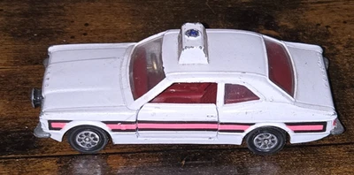 Игрушки корги No 402 — полицейский автомобиль Ford Cortina (GXL) — литой — запчасти или ремонт - Изображение 1 из 4