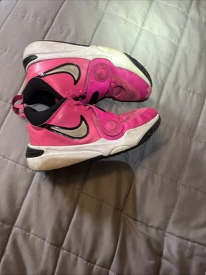 Nike Team Hustle D 11 Big Kids GS Basketball Shoes Pink Size 6.5Y DV8996-601 BAD - Image 1 of 4