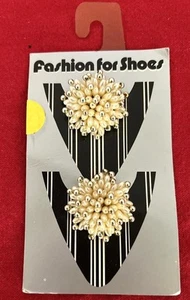 Vintage Shoe Clips Faux Pearls & Silver Beads 1.5" Original Store Display Card - Picture 1 of 3