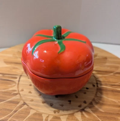 Tarro de cerámica vintage con forma de tomate con tapa ~ decoración de tomate ~ tarro de baratija de tomate Foto 1 de 4