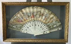 Ancien éventail encadré à décor de fête traditionnelle . Piémont Italie ? - Foto 1 di 11