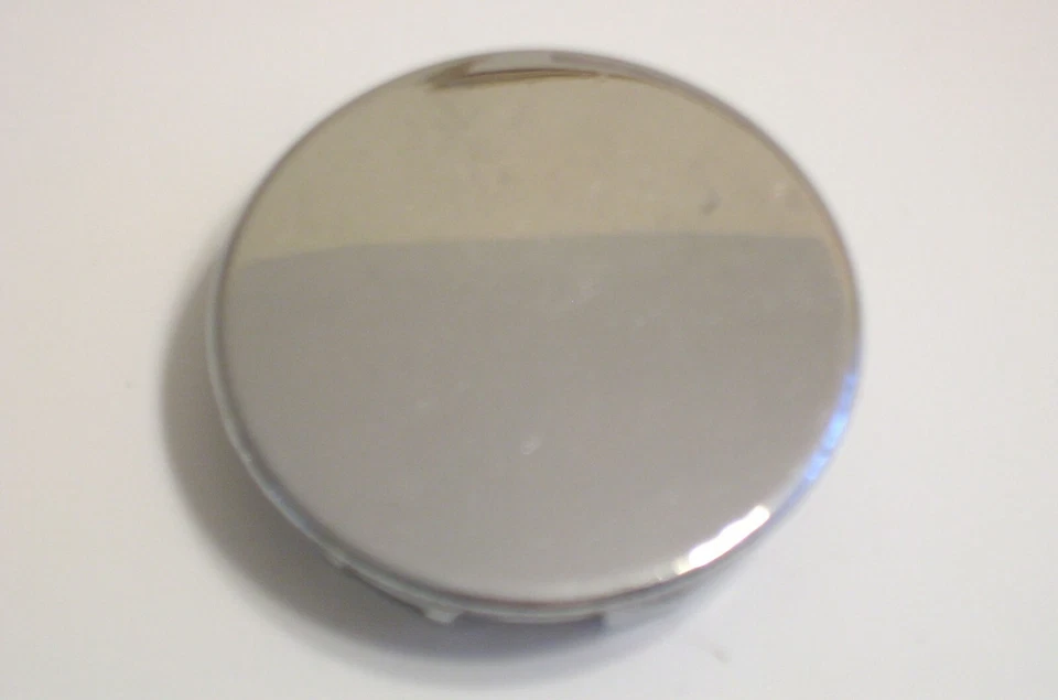 Ford Taurus 1999-2002 tapa central cromada p/n F8ZV-1A096-AA Foto 1 de 1