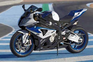 2013 BMW HP4 Competition Carbon Tankrucksack Sturzpads Original 180Km - Bild 1 von 1