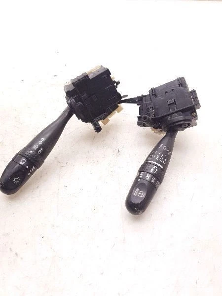 03 04 05 06 07 08 CONJUNTO INTERRUPTOR COLUMNA DIRECCIÓN TOYOTA MATRIX  Foto 1 de 4